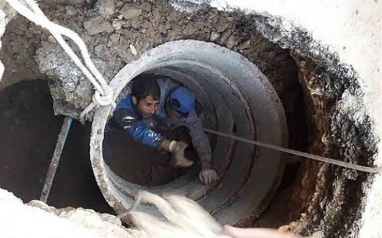 نشست چاه فاضلاب